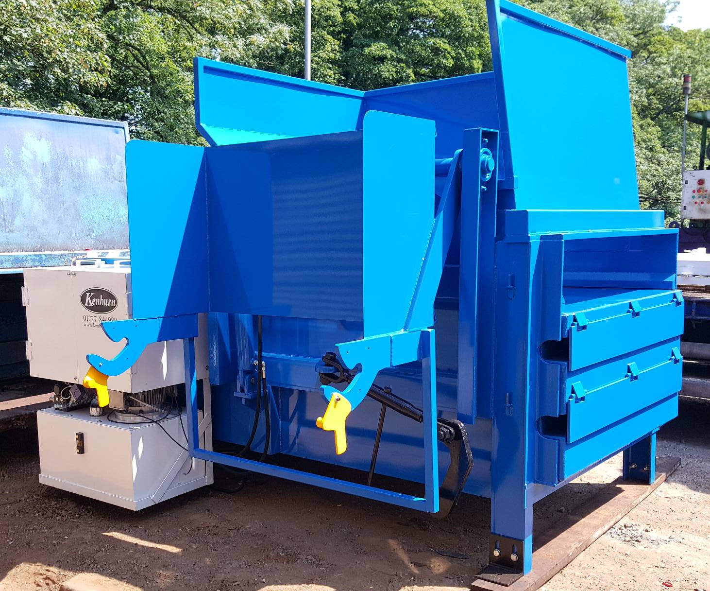 Kenburn Select KS250 Static Compactor with bin lift