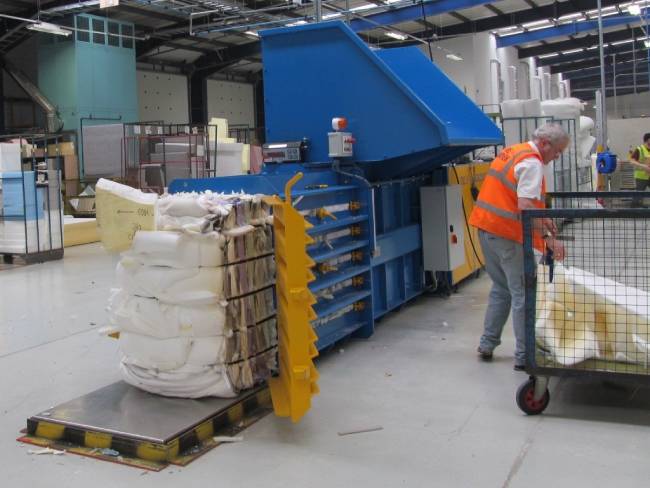 Kenburn Select KH50 Semi automatic horizontal baler
