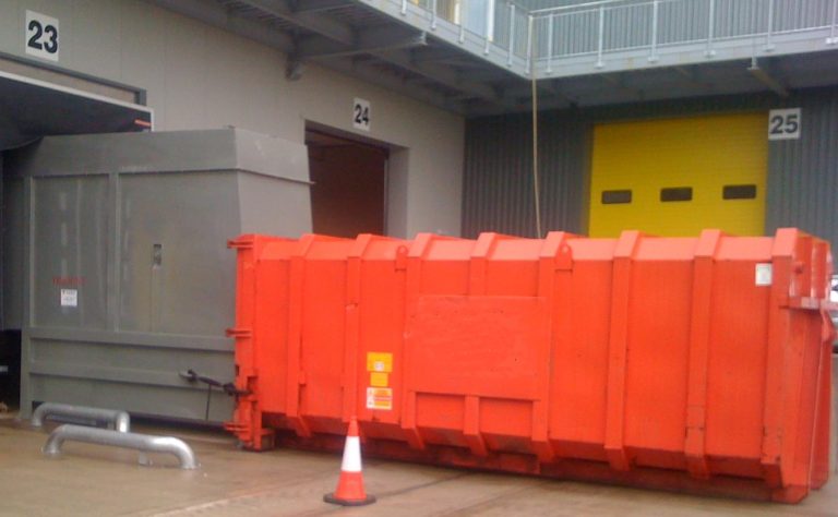 Kenburn Select KS300 top trunion lift with loading dock interface