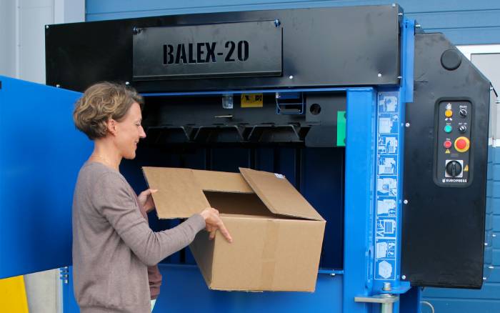 Europress balex-20-baler-loading